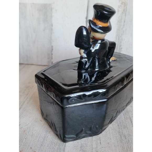 Yankee Candle 2014 covered coffin dig in candy dish - Picture 7 of 10